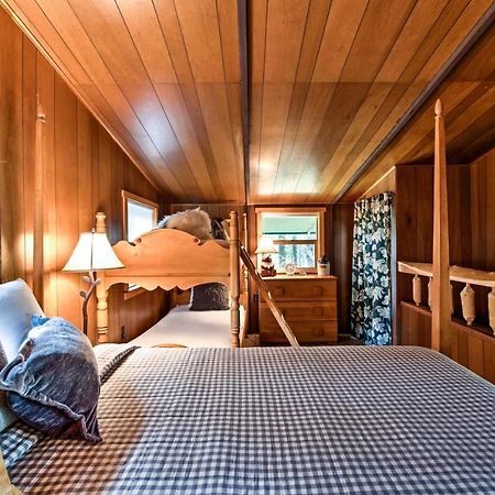 Serene Washington Escape With Deck And Mountain Views! 팩우드 외부 사진